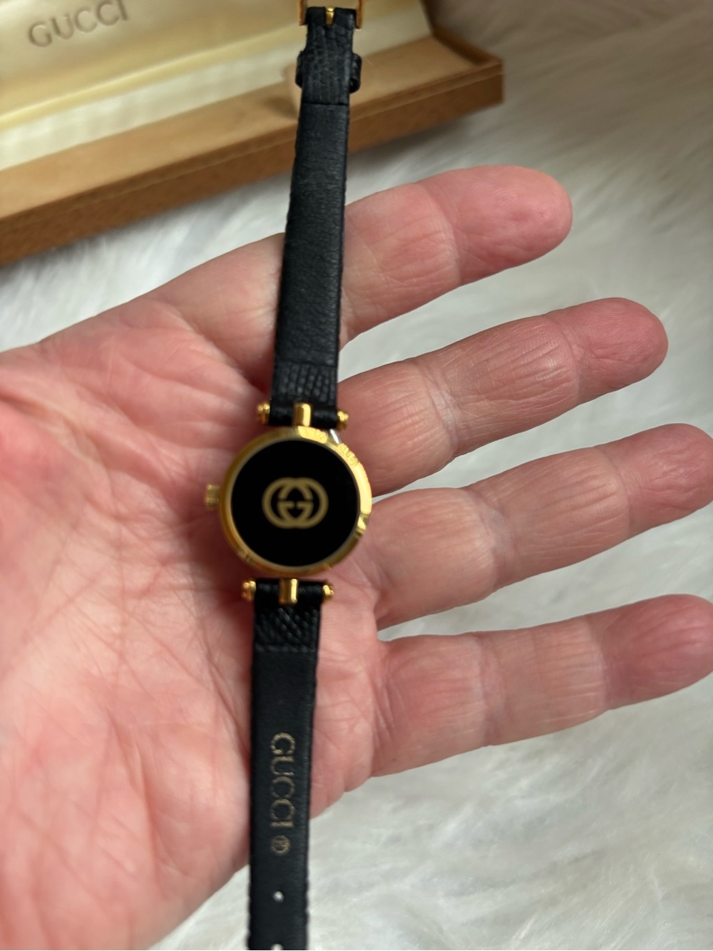 Gucci Black Leather Strap Gold Tone Round Dial Women’s Watch - Picture 4 of 11